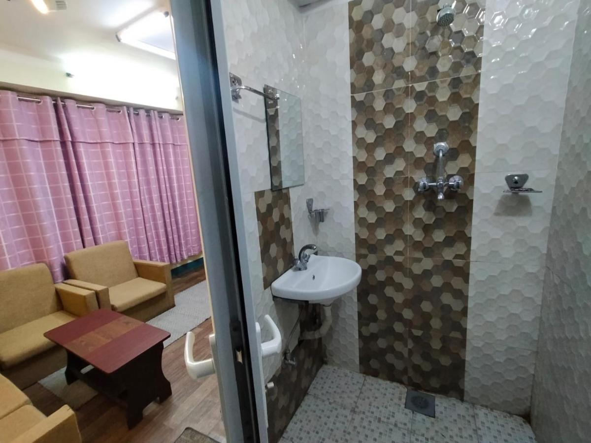 Hotel Pristine Kathmandu Bagian luar foto
