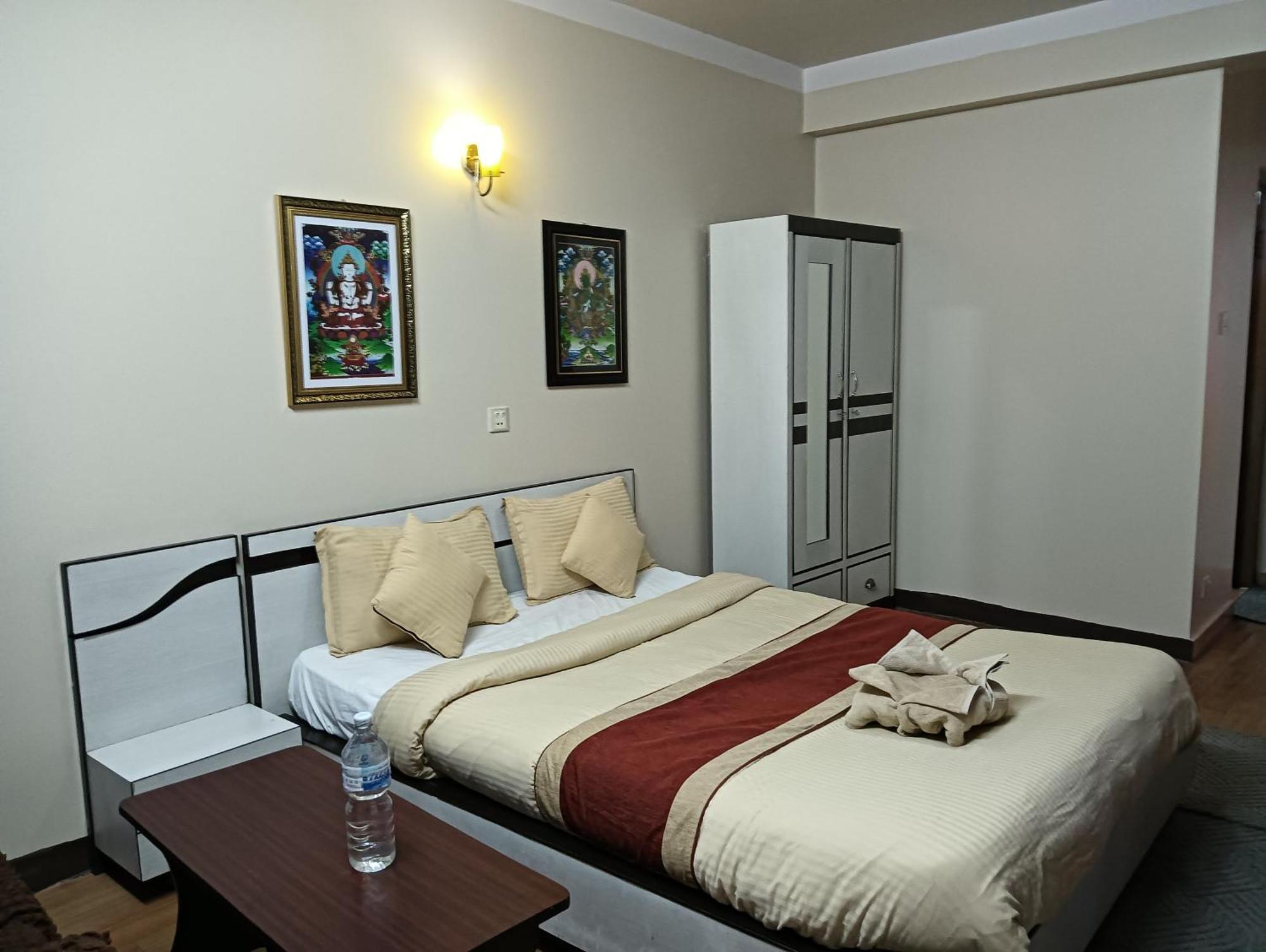 Hotel Pristine Kathmandu Bagian luar foto